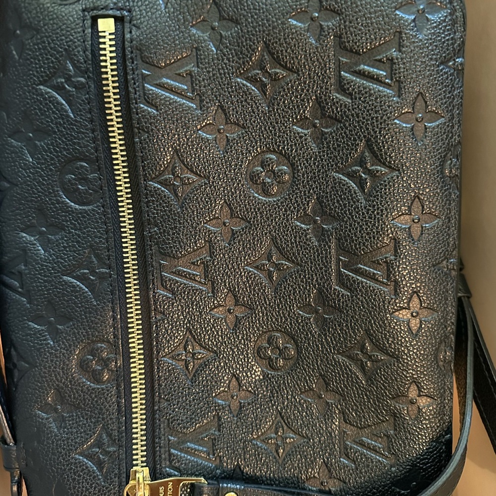 Louis Vuitton Black Pochette Métis Monogram Crossbody Bag - Picture 4 of 5